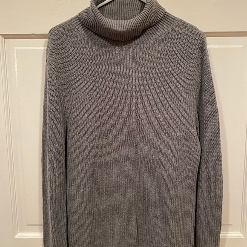 PRINCE & FOX Gray Ribbed Turtleneck size small - Picture 2 of 6